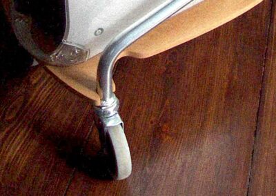 Supermarktwagen zu einer mobilen Computerstation umgebaut